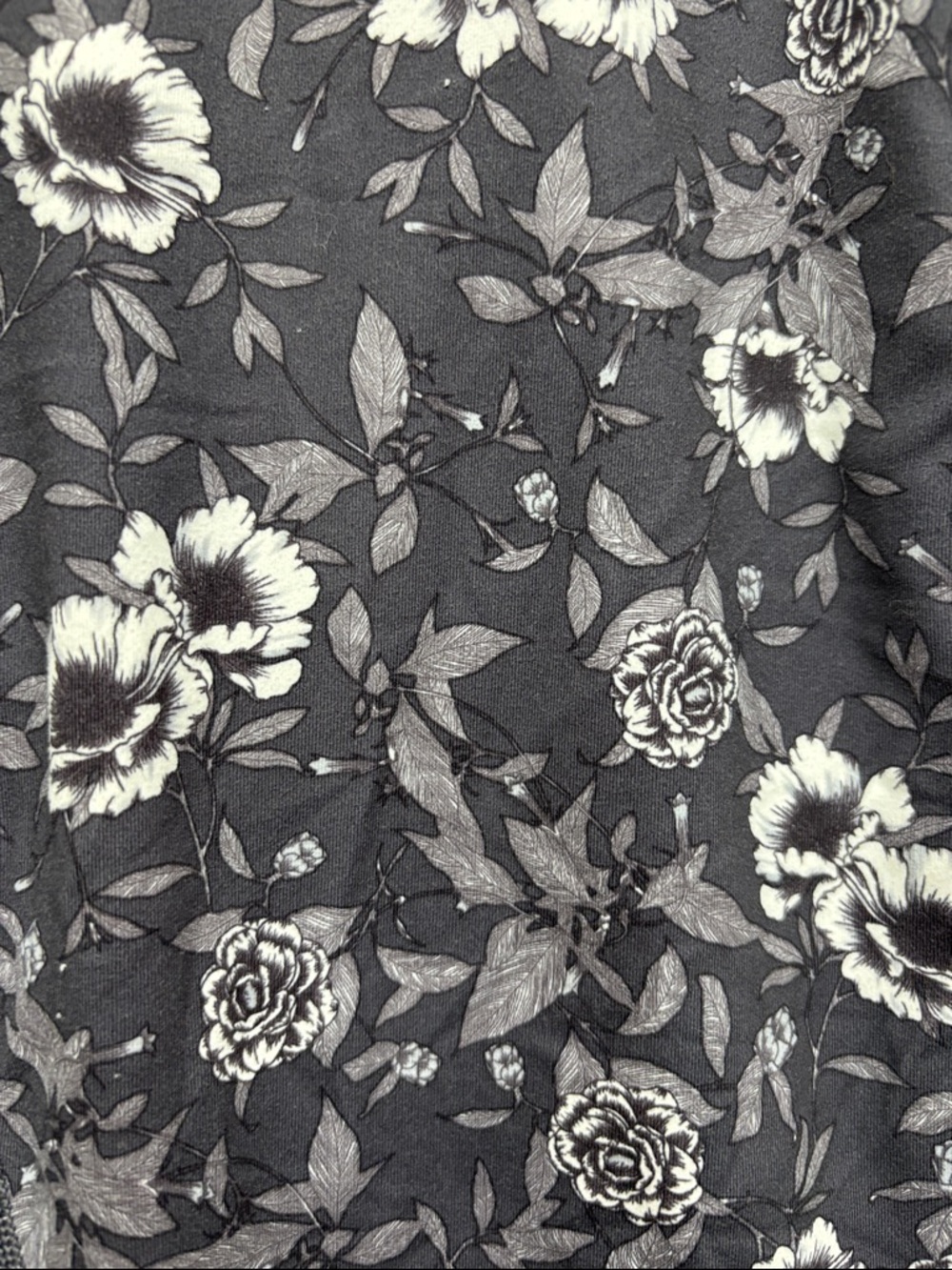 Fabletics | small Floral Black Leggings - Comfortable Everyday Bottoms - Picture 4 of 6